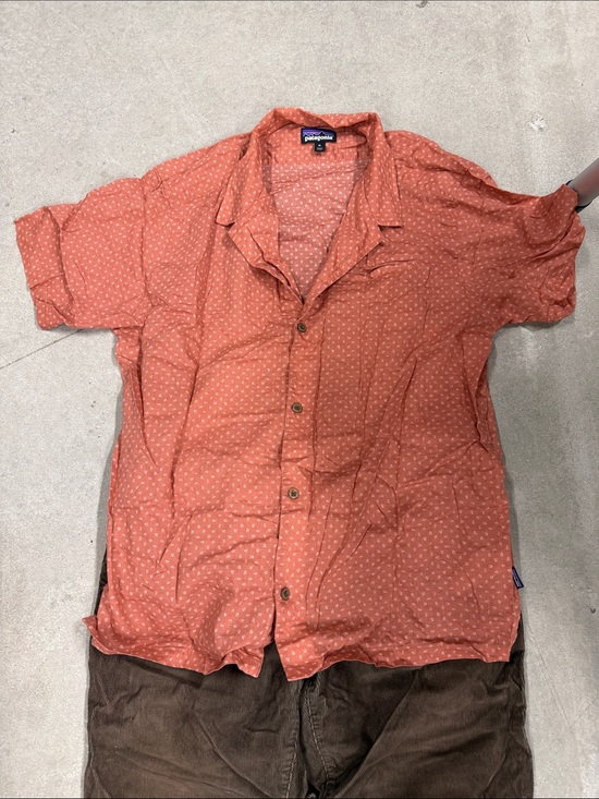 Patagonia Other - Patagonia Men’s Short-Sleeve Button-Down Shirt - Salmon Orange Dot Print